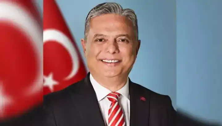 Ümit Uysal Kimdir? CHP Genel Başkan Adayının Etkileyici Hayatı