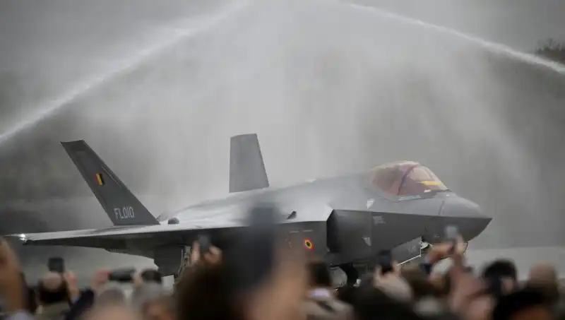 Belçika'da F-35 Krizi: Uçak Var, Hava Sahası Yok!