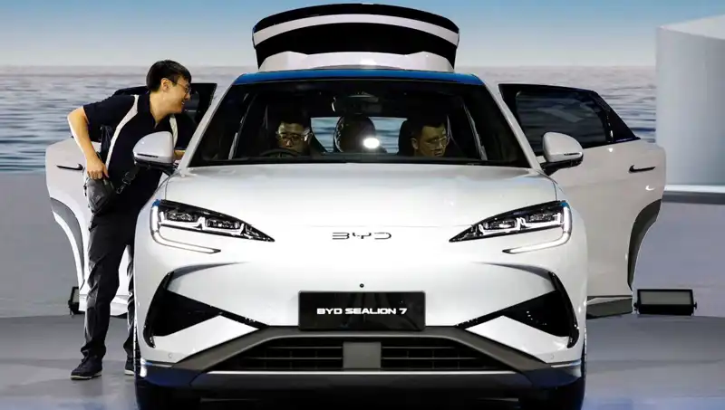 BYD, Tesla'yı Geride Bırakmayı Başardı: Satışları 100 Milyar Doları Aştı