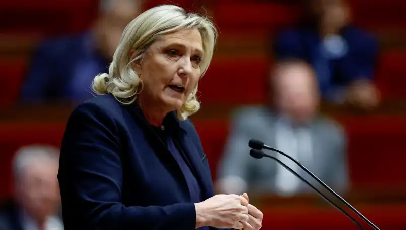 Le Pen İçin Kritik Gün: Suçlu Bulunursa Aday Olma Hakkı Elinde Alınacak
