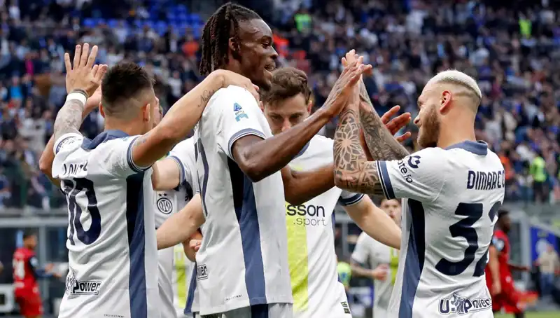 Serie A'da Zirve Yarışı Kızıştı: Şampiyon Play-Off ile Mi Belirlenecek?