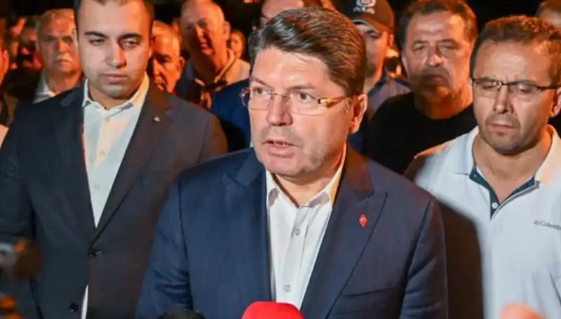 Bursa Orman Yangınında FETÖ Bağlantısı İddiaları: Bakan Tunç Açıklama Yaptı!