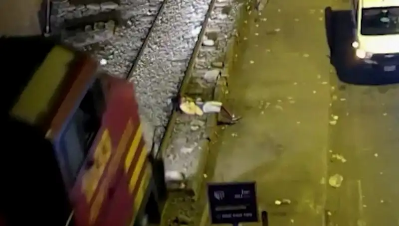 Mucizevi Kurtuluş: Tren Kazasında Hayatta Kalan Adamın Hikayesi