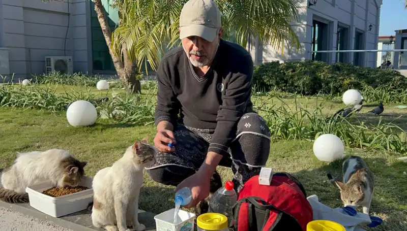 Günde 8 Kilometre Yürüyen 59 Yaşındaki Adamın Hikayesi: Merhamet Asıl Kazanım