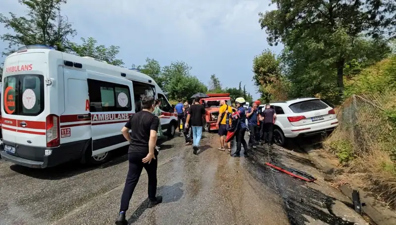 Sakarya’da Kamyonet ve Cip Çarpıştı: 5 Yaralı, 4’ü Çocuk!