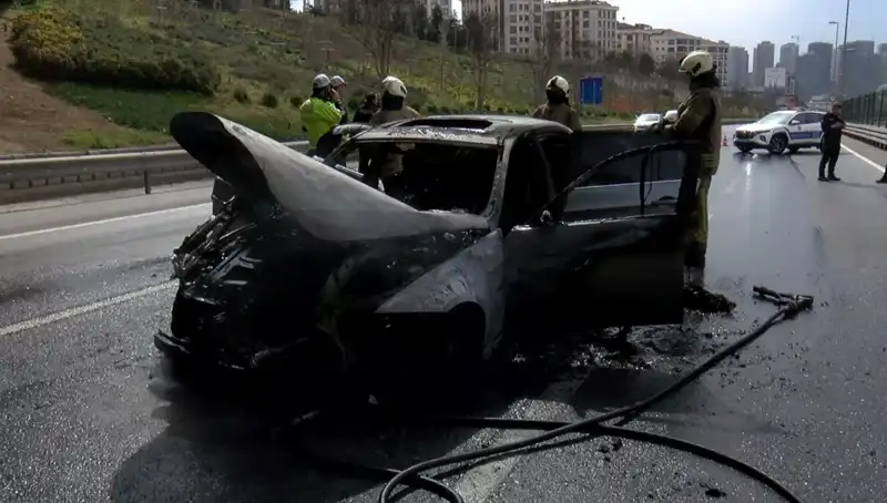 Alev Alev Yanan Otomobilin Korkunç Sonu: Kül Haline Geldi