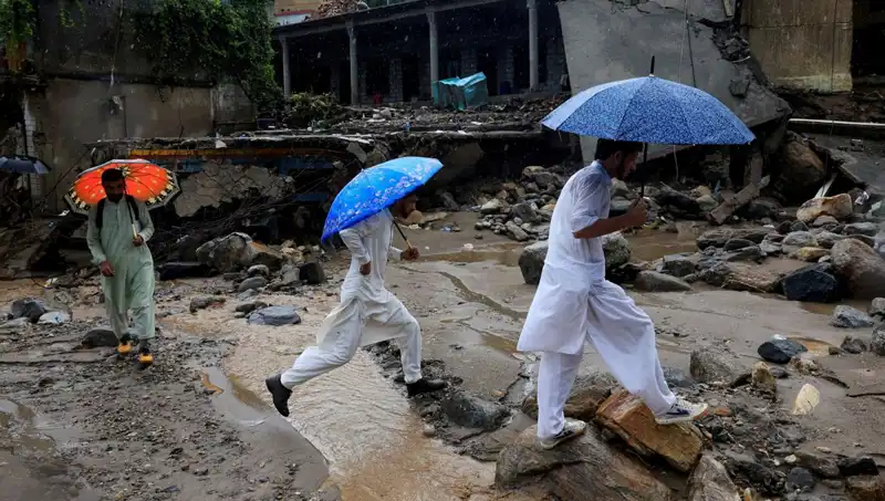 Pakistan'da Sel Felaketi: DSÖ Acil Tıbbi Yardım Gönderiyor