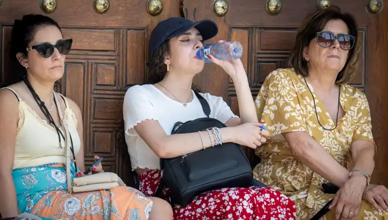 Türkiye’nin 23 İlinde 40 Dereceyi Aşan Sıcaklıklar, Yazın En Kötü Günlerini Getirdi!