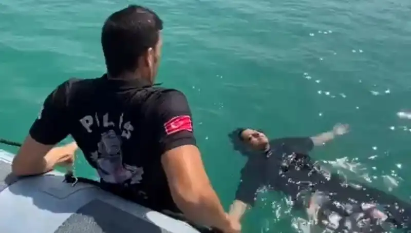 Baraj Gölüne Düşen Kadın, Gemi Adamlarının Cesaretiyle Kurtarıldı