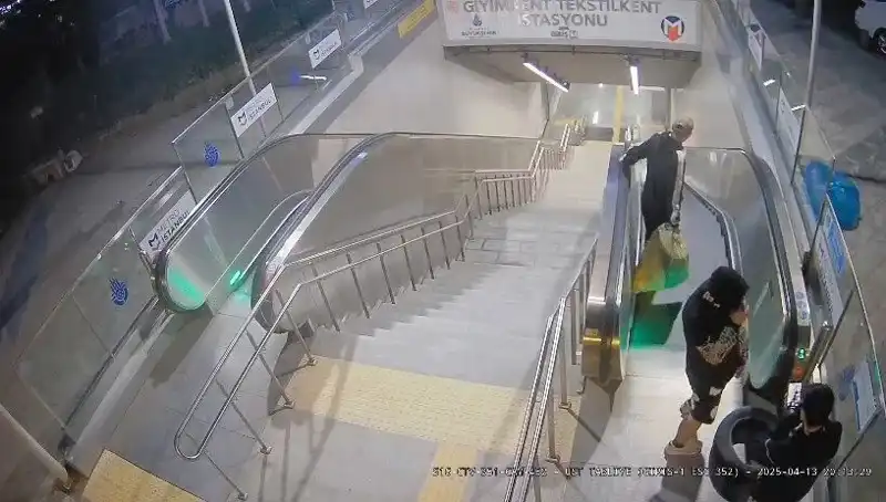 İstanbul Metro İstasyonuna Çöp ve Lastik Atan Şüphelilere Operasyon