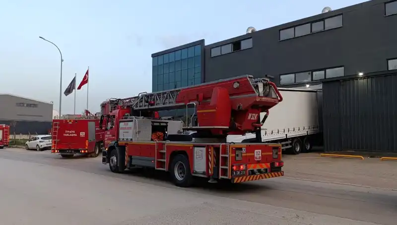 İnegöl'deki Fabrika Yangını Panic Yarattı, Yangın Söndürüldü!