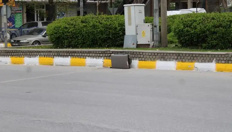 Minibüsten Düşen Valiz, Polisi Harekete Geçirdi: Olayın Perde Arkası