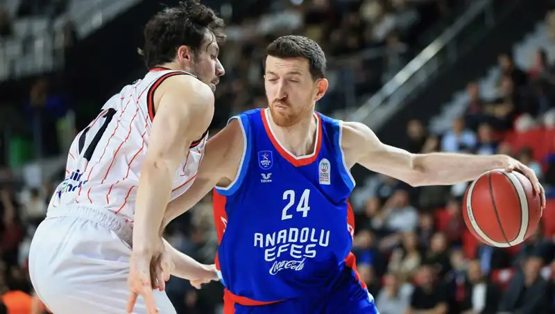 Anadolu Efes Euroleague'de Şampiyonluk İçin Hayati Maçına Çıkıyor