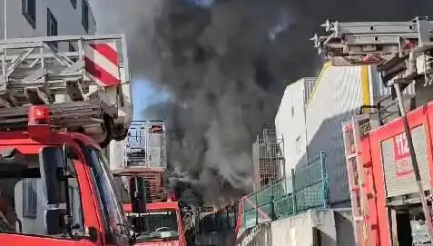 Tuzla'daki Fabrika Yangını: Kontrol Altına Alındı, Şok Edici Detaylar Ortaya Çıktı