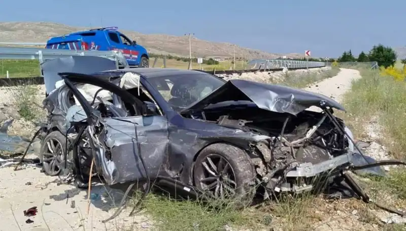 Sivas’ta İki Ayrı Trafik Kazası: 9 Yaralı, Neyin Tabanı?