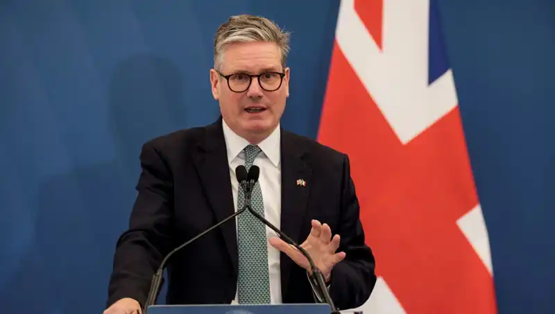 İngiltere Başbakanı Starmer'dan Hükümet Yenilemeleri: David Lammy Yardımcı Olacak!