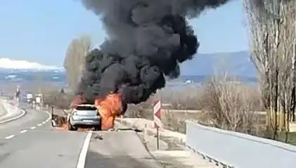 Kütahya'da Mahsur Kalan Otomobil Alev Alev Yandı!