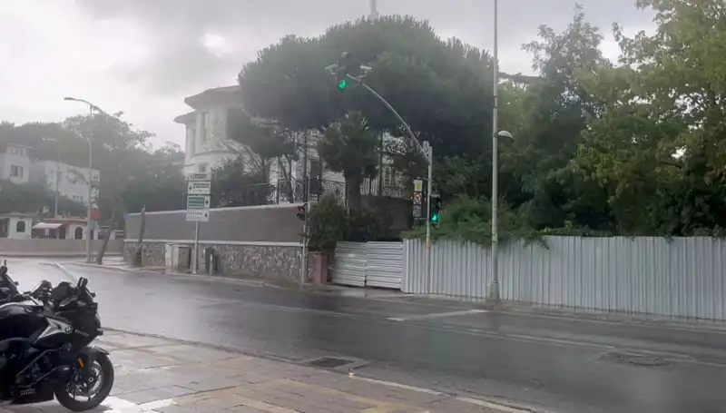 İstanbul'un Sağanak Yağmuru Şehri Nasıl Ferahlatıyor?