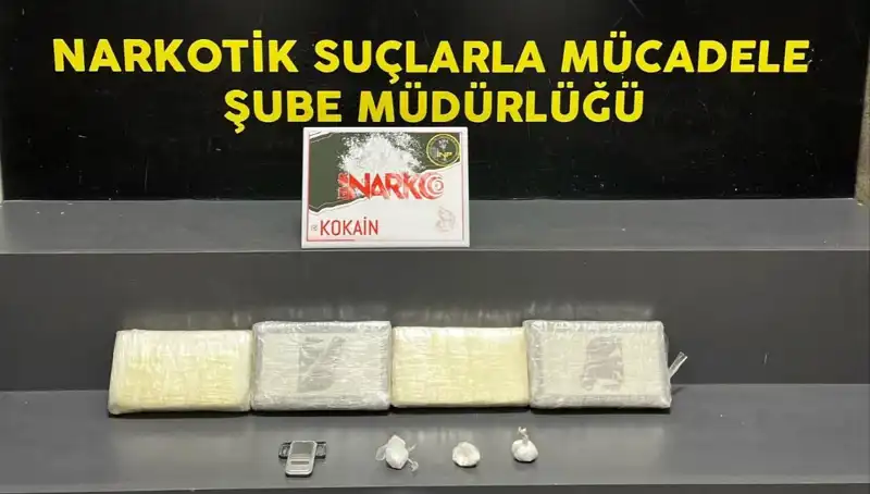 İzmir'de Uyuşturucu Operasyonu: 300 Kilogram Ele Geçirildi
