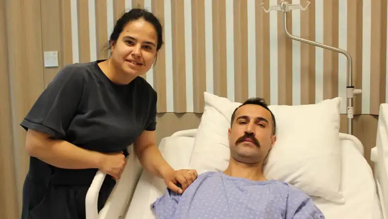 32 Yaşında Mide Kanaması Zannıyla Gitti, Kalın Bağırsak Kanseri Teşhisi Aldı