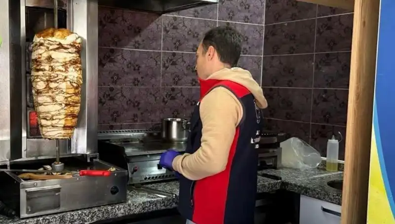 Tavuk Döner Alarmı: İşletmelere Baskınlar Devam Ediyor