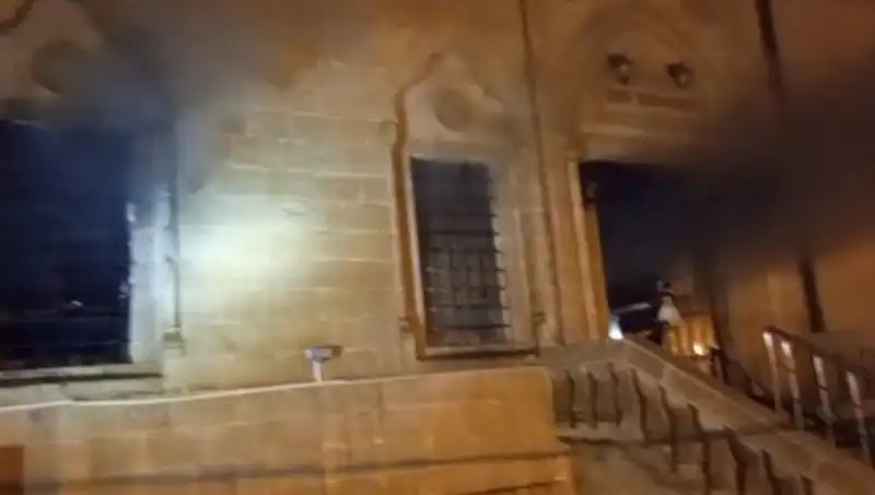 Mardin’deki Tarihi Cami Yangını: Olayın Detayları ve Nedeni