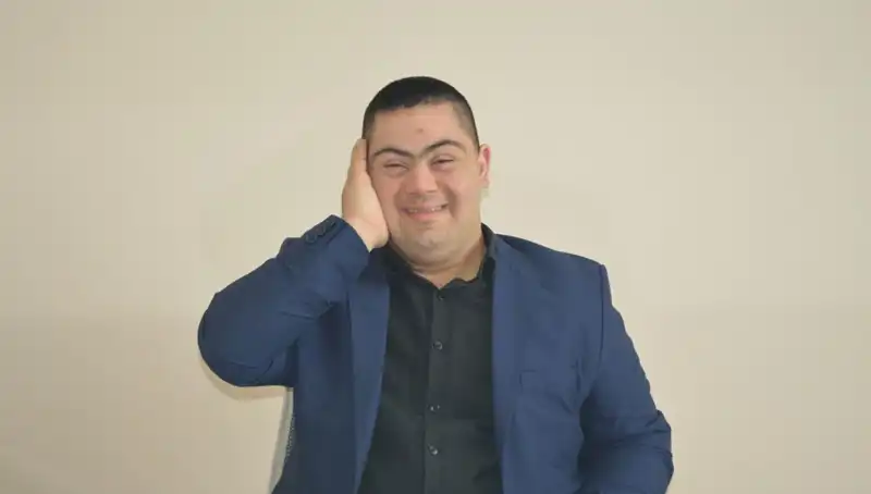 Down Sendromlu Erdinç’in Hayali: Müzik ile Duygulara Dokunuyor
