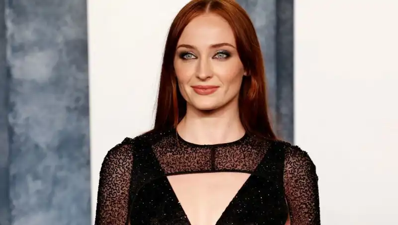 Sophie Turner, Game of Thrones Hayranından Gelen Yorumla Şaşkına Döndü!