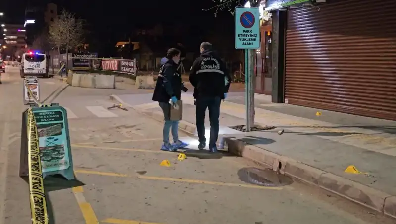 Pideci Dükkanında Kanlı Kavga: Hayatını Kaybeden Bir Kişi, Üç Yaralı
