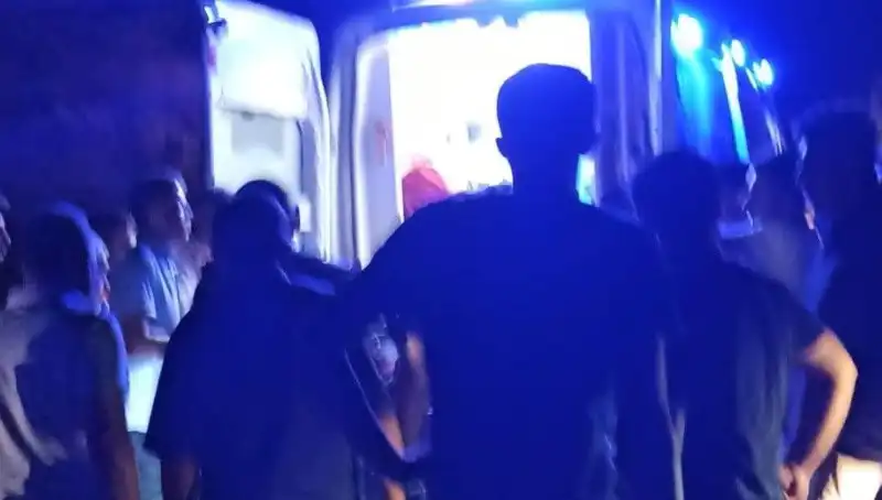 Uçuruma Yuvarlanan Otomobil Kazasında Sürücü Yaralandı