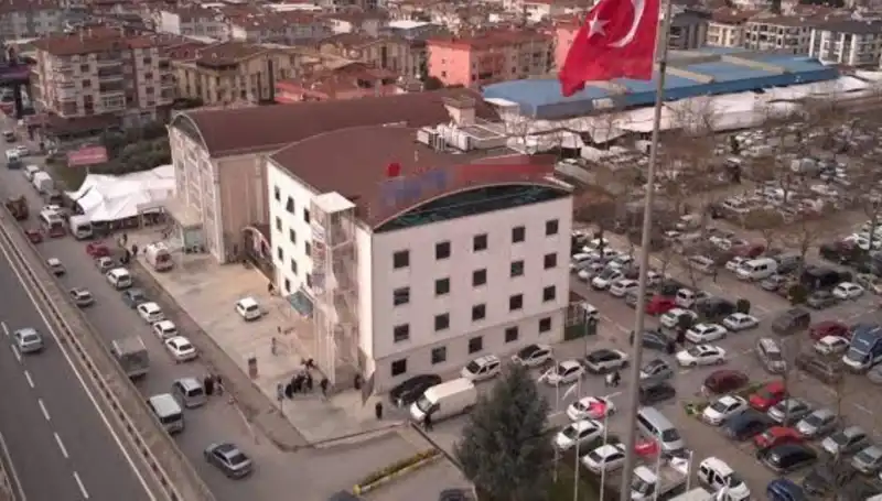 Özel Hastaneye Deprem Mührü: Perde Betonları Kestiler İddiası!