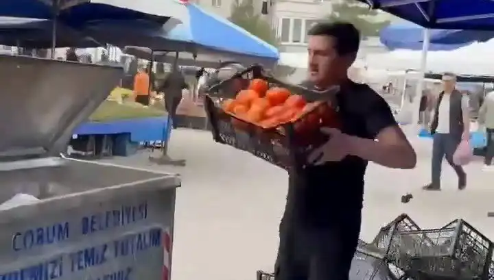 Domatesleri Çöpe Döken Pazarcıya Kesilen Rekor Para Cezası Az Kaldı!