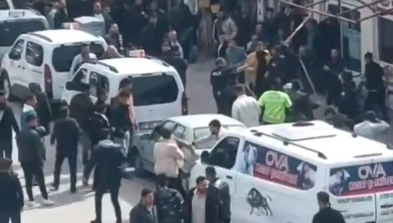 Erciş’te Taşlı ve Sopalı Kavga: 7 Şahıs Gözaltına Alındı