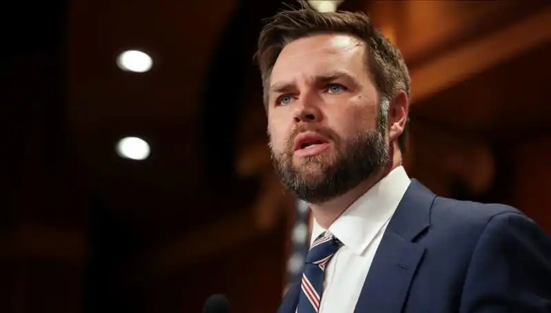 JD Vance Kimdir? Zelenski ile Görüşmesiyle Sıyrılan Hayatı