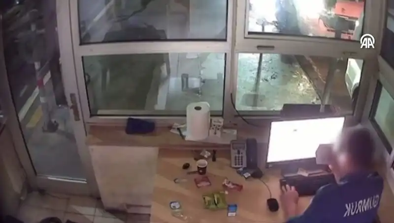 Kapıkule'deki Rüşvet Operasyonunda 23 Gümrük Memuru Gözaltına Alındı
