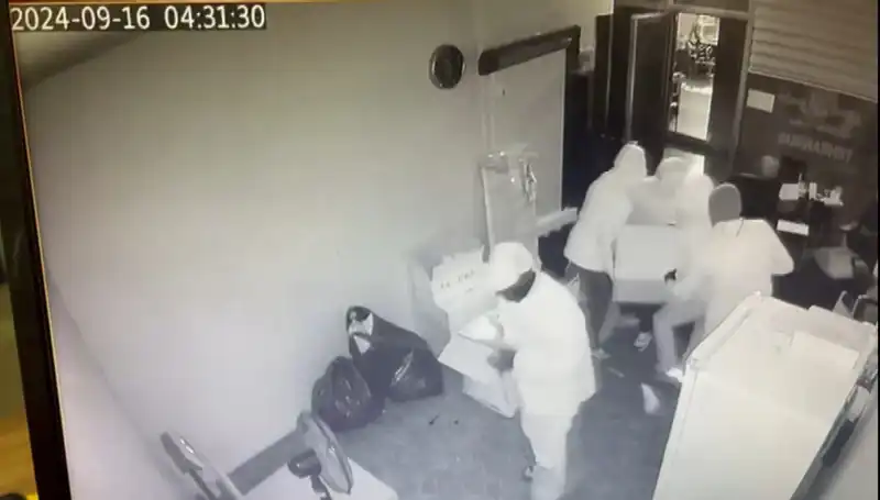 Kasa Açılmayınca Suçlular Çaresiz Kalınca Yeni Bir Yola Başvurdu