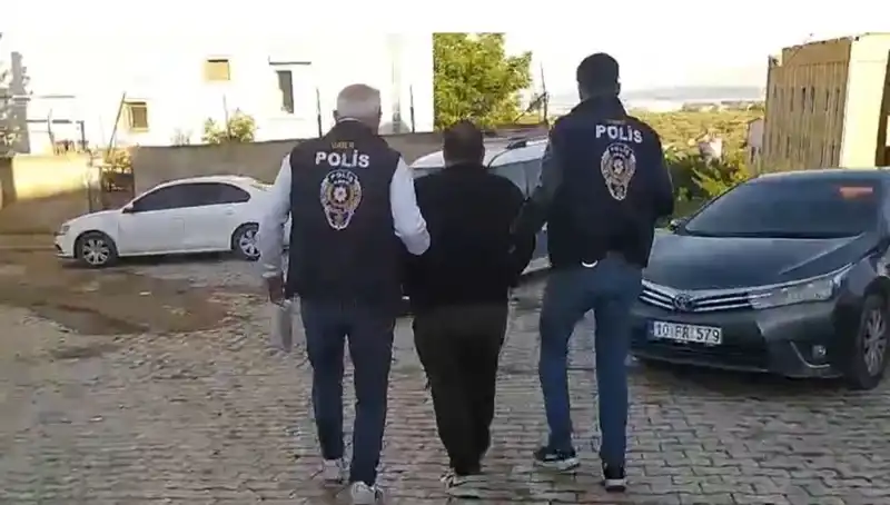 Balıkesir'de Dolandırıcılık Çetesi Çökertildi, 4 Kişi Tutuklandı