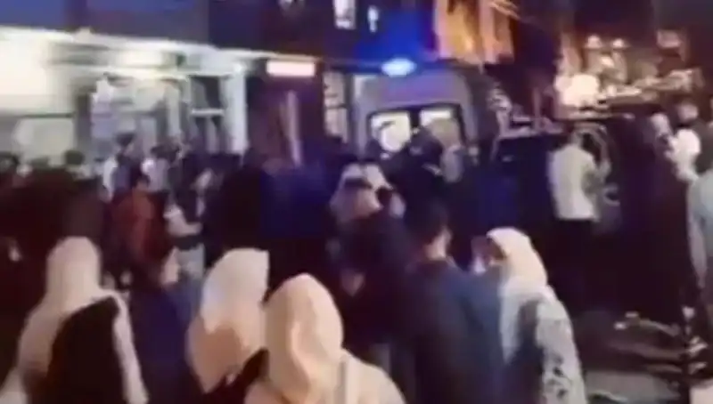 14 Yaşındaki Kader, Balkondan Düşerek Ağır Yaralandı: Detaylar Ortaya Çıktı