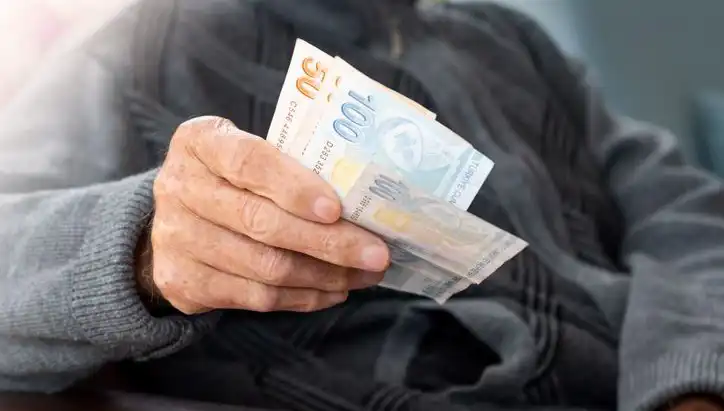 Emekli İkramiyesi Neden 4 Bin TL Oluyor? Genel Kurul'da Karar Verilecek