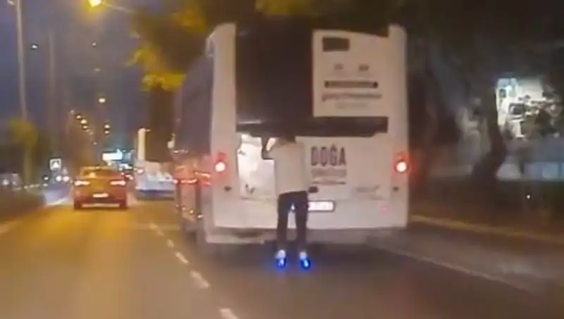 Patenle Trafikte İnanılmaz Tehlikeli Yolculuklar: Bir Macera mı Yoksa İntihar mı?