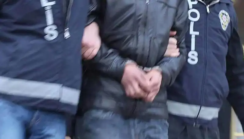 Türkiye'nin 30 İlinde FETÖ Operasyonu: 65 Kişi Tutuklandı