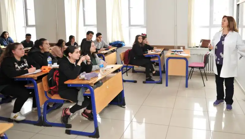 MEB Lise Kayıt Tarihleri 2025: LGS ile Liselere Kayıt Süreci