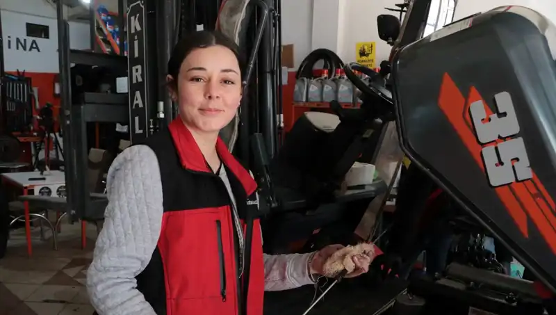 Sanayinin Tek Kadın Çalışanı: Melike Hanım’ın Forklift Serüveni