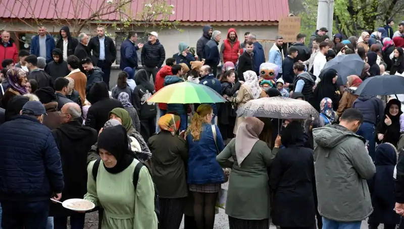 Yüzyıllık Gelenek: 12 Bin Kişi Bayramda Bir Araya Geldi!