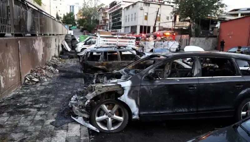 Sanayideki Tamir Bekleyen Araçlar Alev Alev Yandı: Üreticiler Tedirgin!