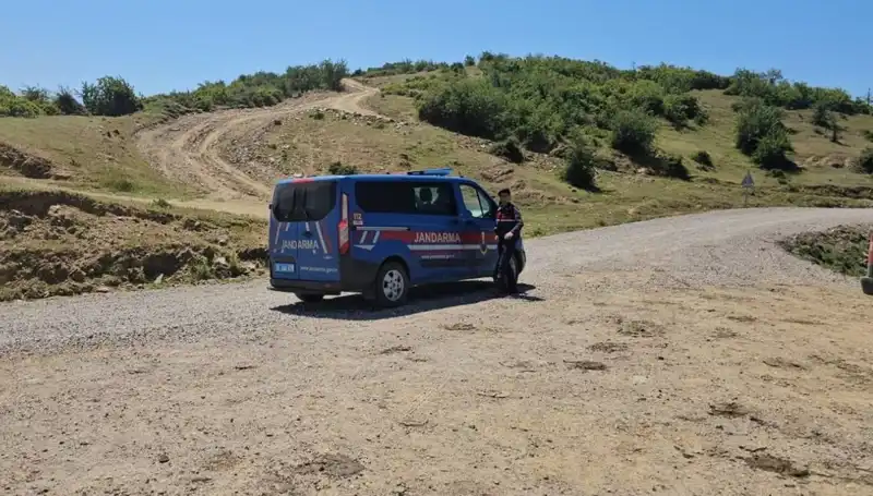 Firari Şahıs Jandarma ile Çatışmaya Girdi, Olay Yerinde Etkisiz Hale Getirildi