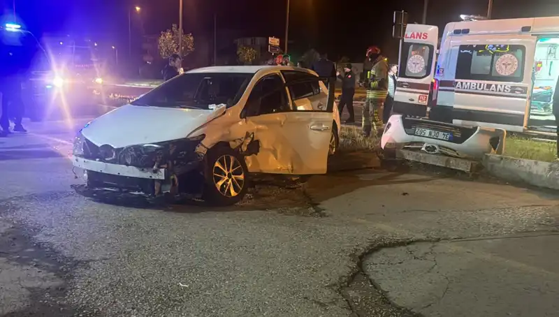 Pikap ile otomobil çarpıştı: Kaza sonrası yaşananlar ve görgü tanıklarının ifadeleri