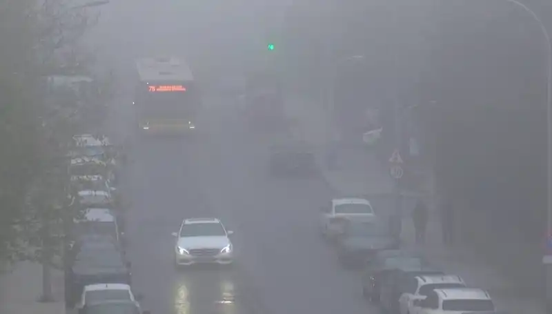 İstanbul'da Görüş Mesafesini Düşüren Sis Etkisini Gösterdi