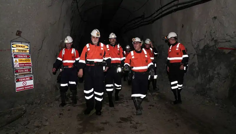 Bakan Işıkhan, Altın Madenine İndikten Sonra Değerlendirmelerde Bulundu