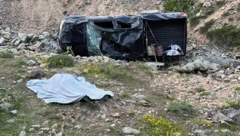 Gümüşhane'de Korkunç Kaza: Bir Can Gitti, Beş Kişi Yaralandı